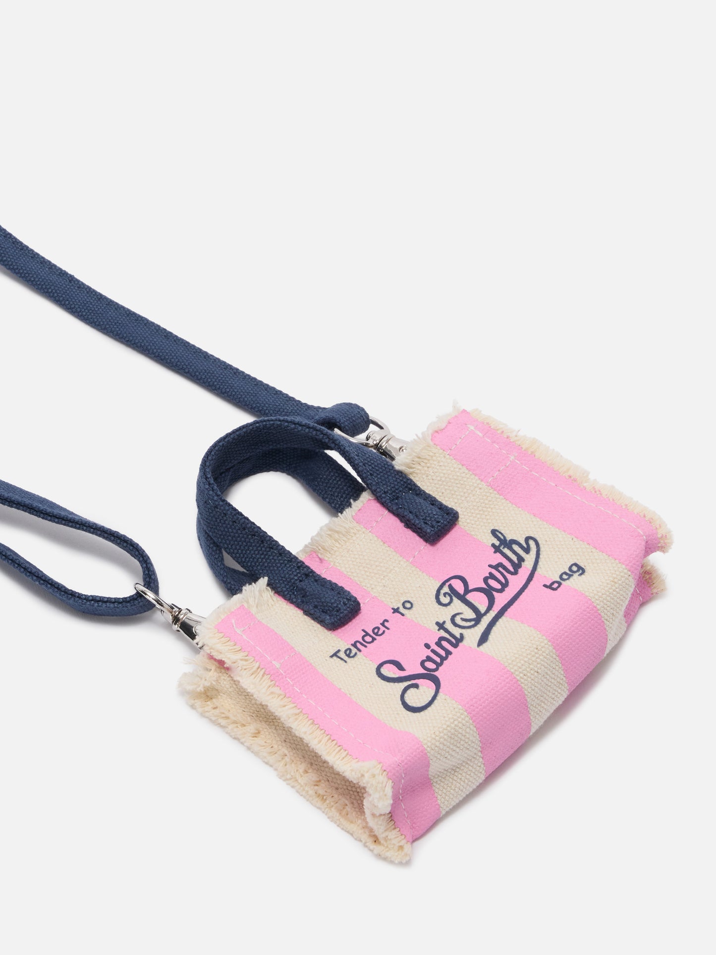 Llavero de tela a rayas con forma de mini bolso y logo bordado