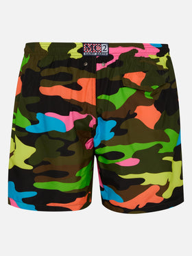 Costume da bagno da uomo in tessuto leggero con stampa camouflage fluo