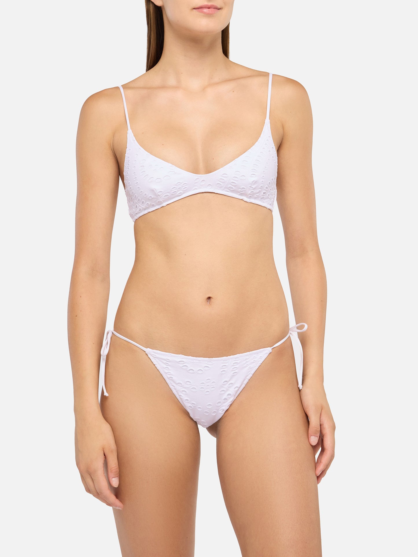 Klassische Badehose aus weißer Sangallo-Spitze von Marielle - U-Ausschnitt-Bralette aus weißer Sangallo-Spitze von Paloma