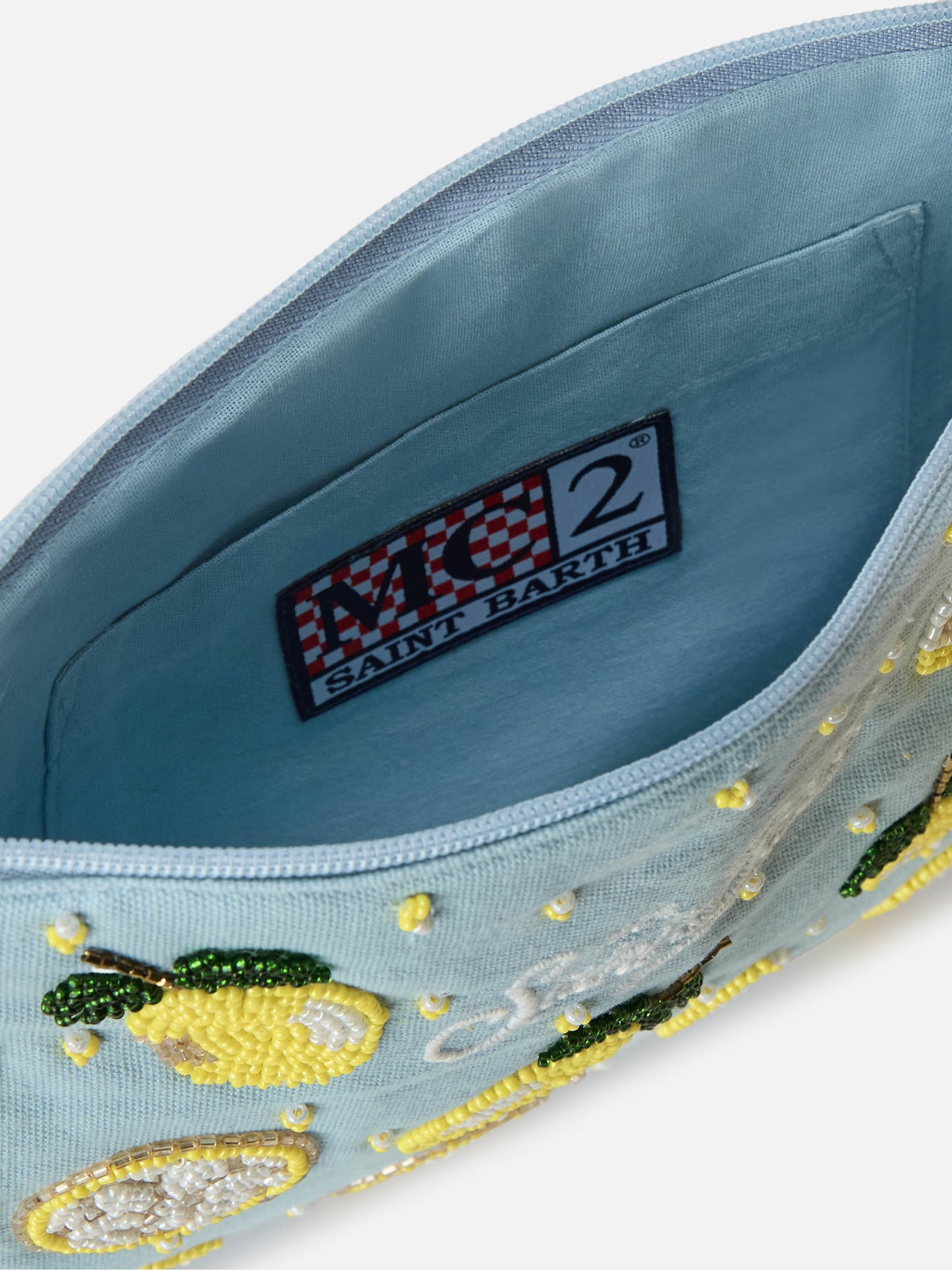 Pouch Pearl azul claro con limones de cuentas