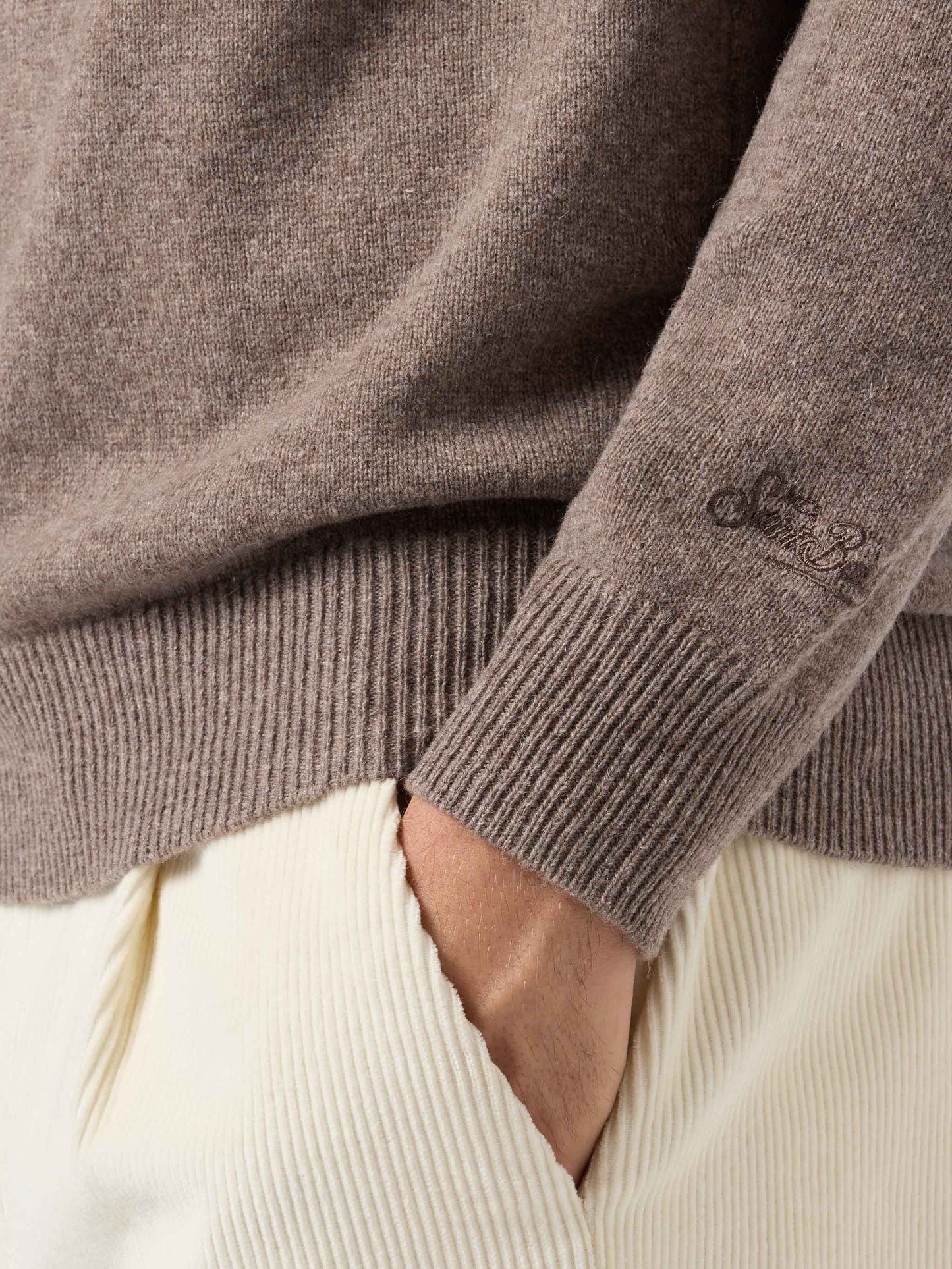 Regent 100% lambswool sweater in nut brown