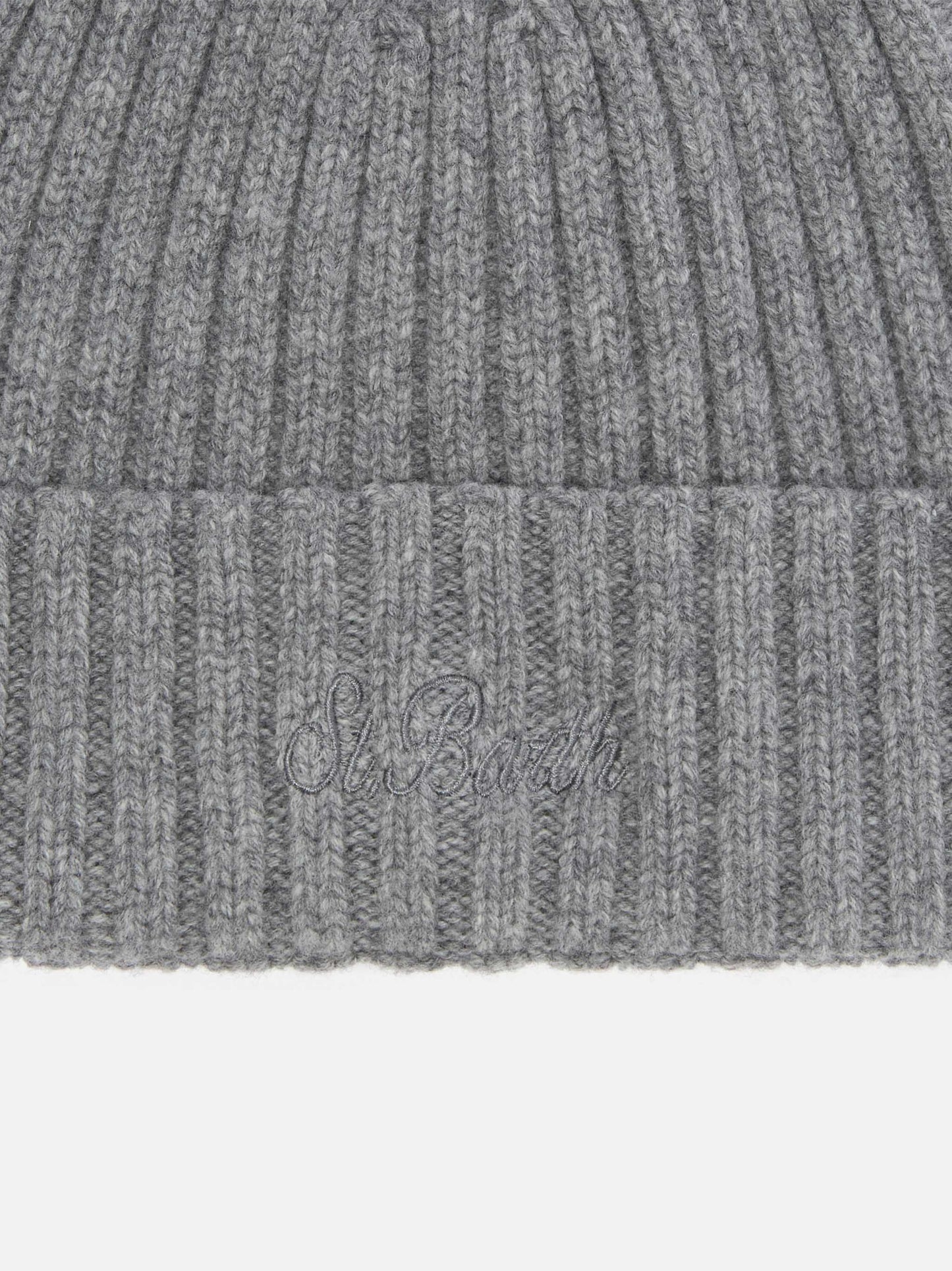 Wengen beanie in grey melange wool with St. Barth embroidery on the turn-up