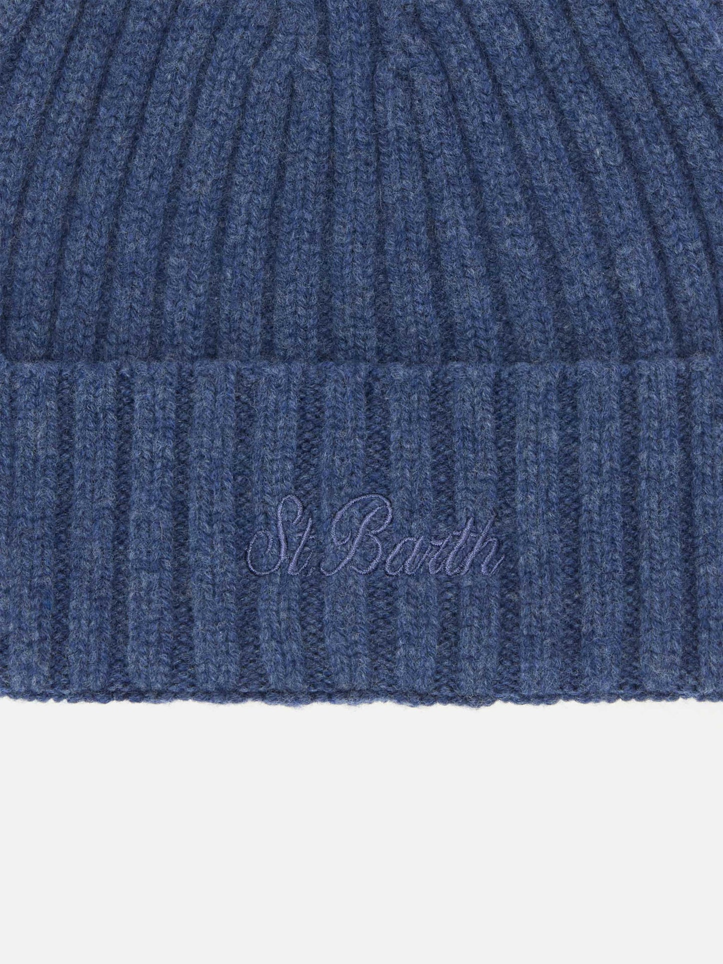 Berretto Wengen in blu denim con ricamo St. Barth sul risvolto