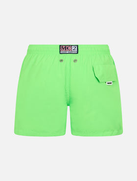 Bañador corto de tejido ligero para niño en verde flúor Jean Lighting Pantone | PANTONE® SPECIAL EDITION 