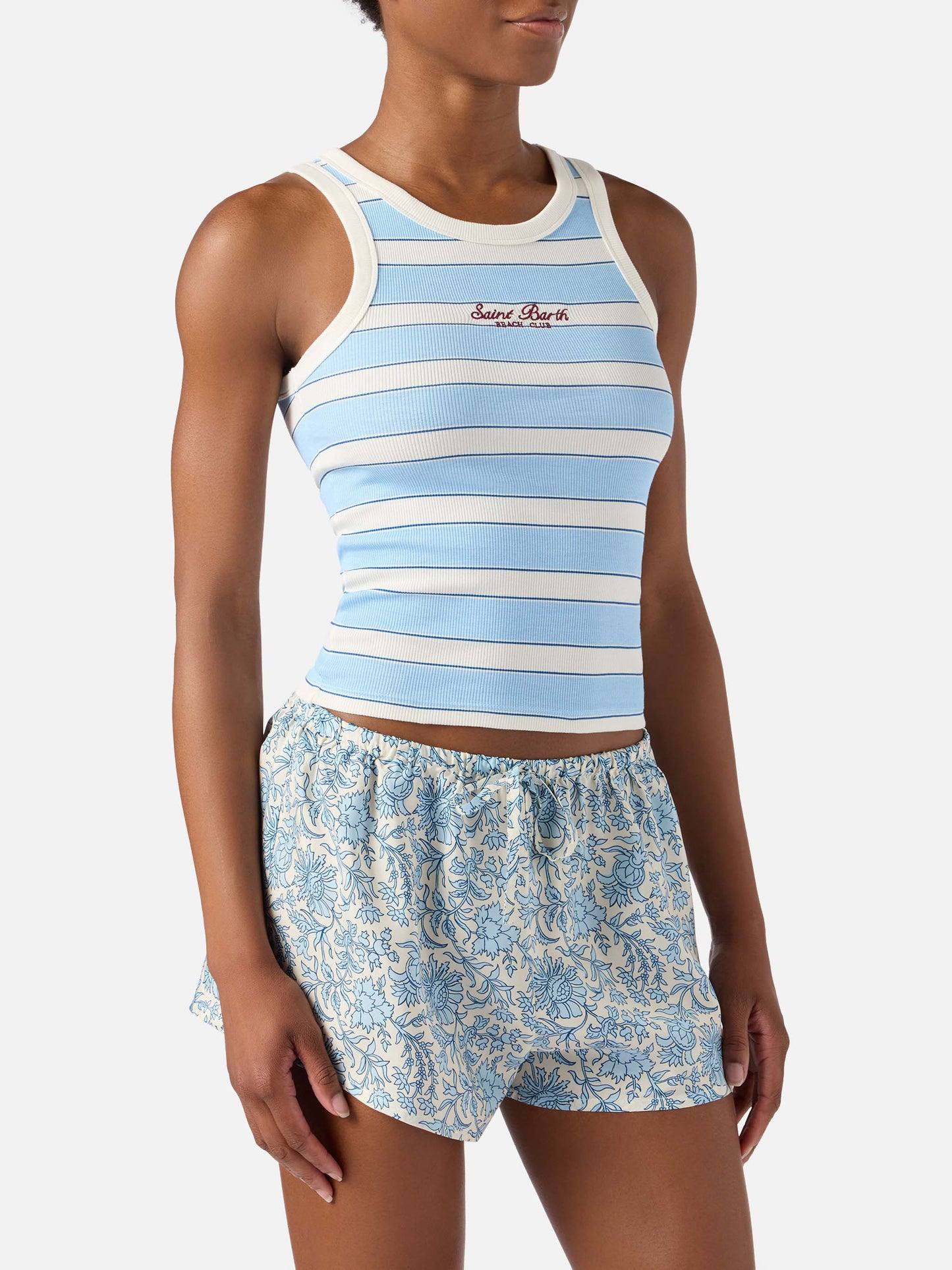 Débardeur Ada à rayures bleu clair avec broderie beach club 
