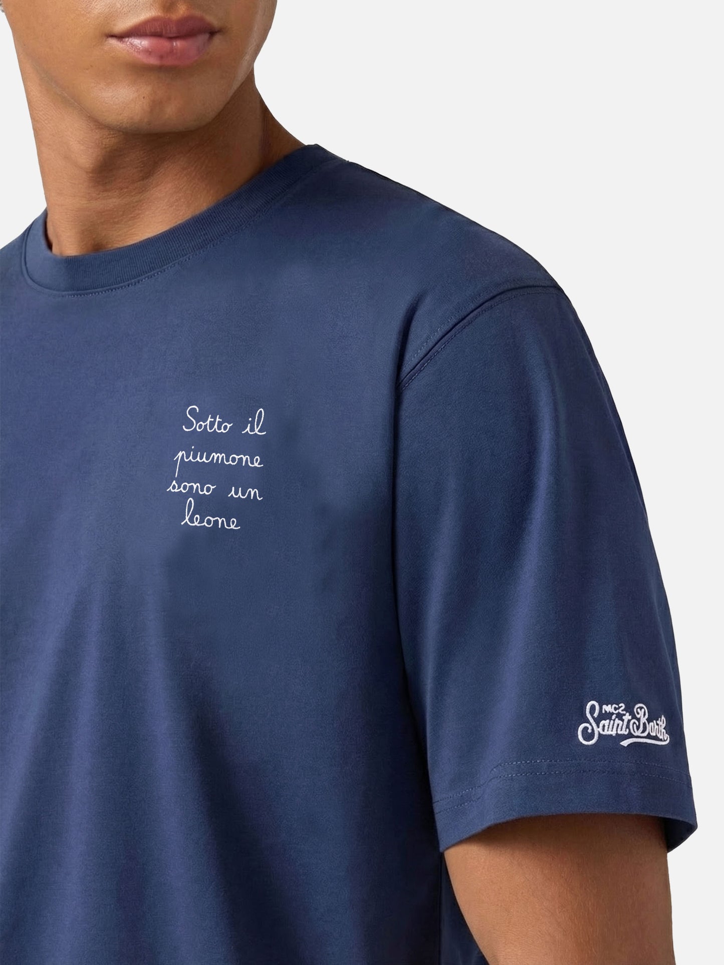 Arnott cotton T-shirt in blue with Sotto il Piumone sono un Leone embroidery