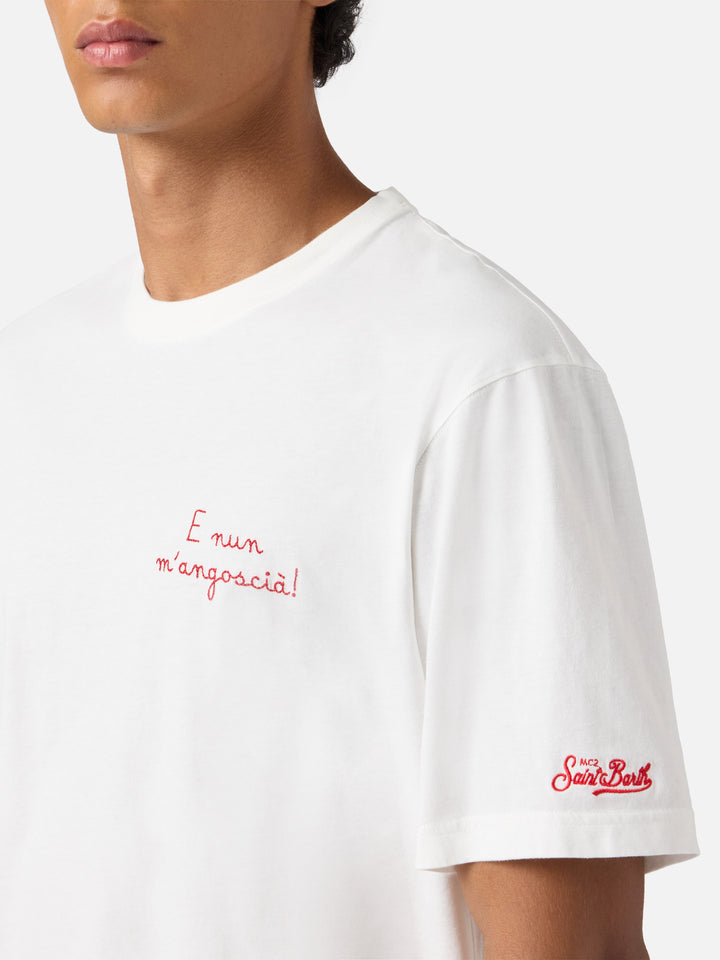 Arnott Warm winter cotton T-shirt in white with E nun m’angoscià embroidery | VACANZE DI NATALE SPECIAL EDITION