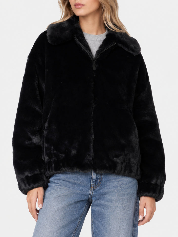 Aveline Bomberjacke aus Kunstfell mit Saint Barth-Print 
