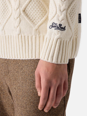 Weißer Rundhalspullover von Bergen Tricot