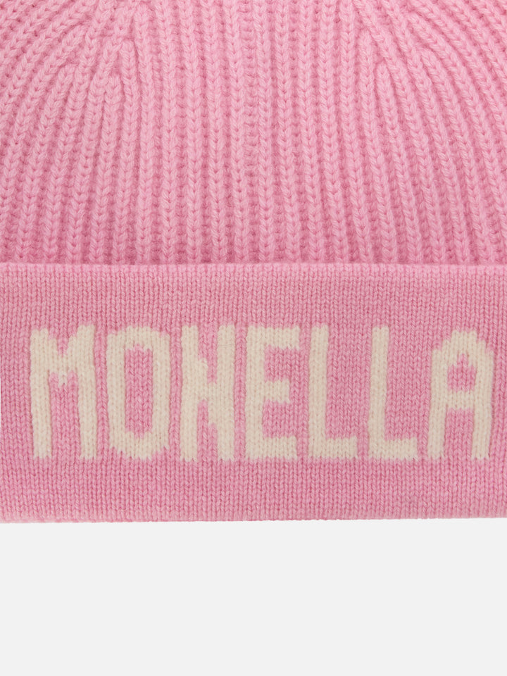 Rosa Benjie-Beanie mit Monella-Schriftzug 