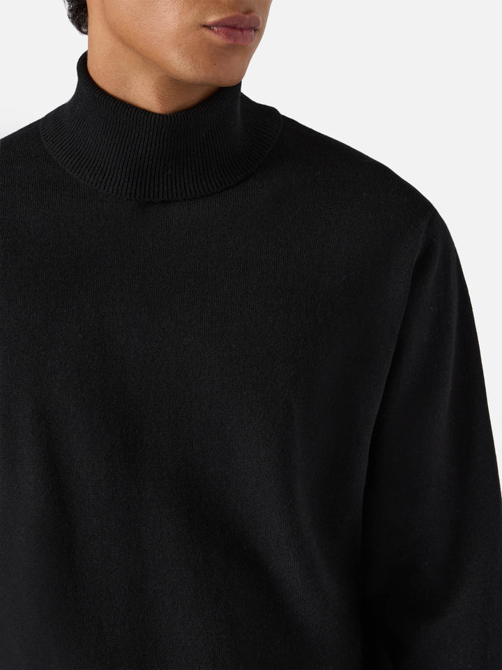 Black merinocash turtleneck Bond