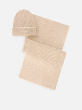 Conjunto de gorro beanie y bufanda de lana beige 