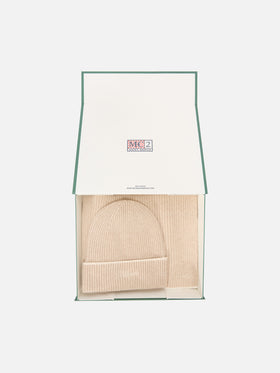 Conjunto de gorro beanie y bufanda de lana beige 