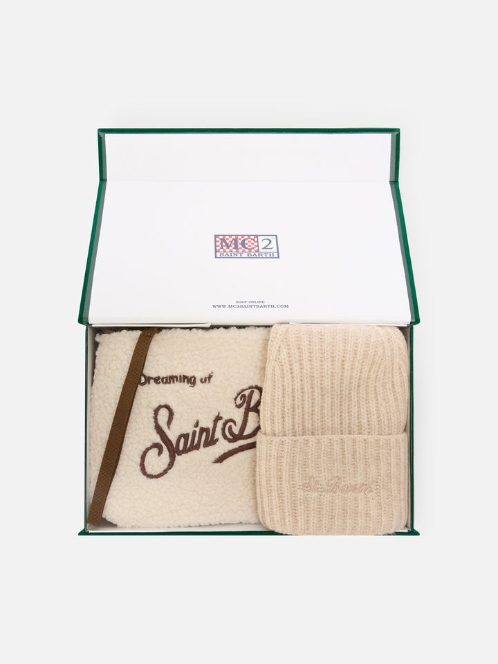 Set pochette beige in teddy e berretto beige
