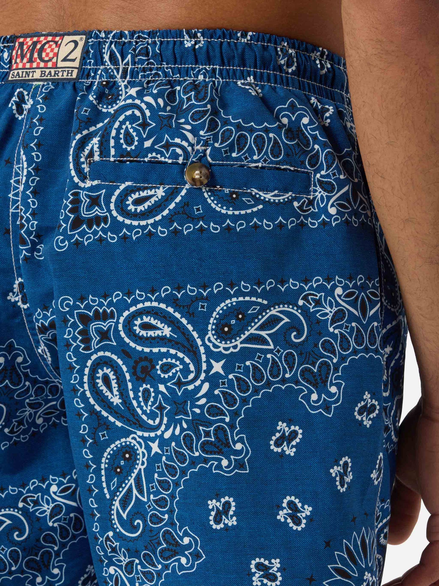Bañador tipo shorts Caprese con estampado bandana azul marino 