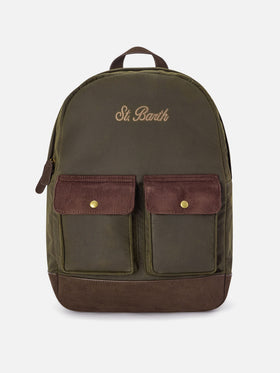 Gewachster Rucksack in Military Green Cody mit Logostickerei 