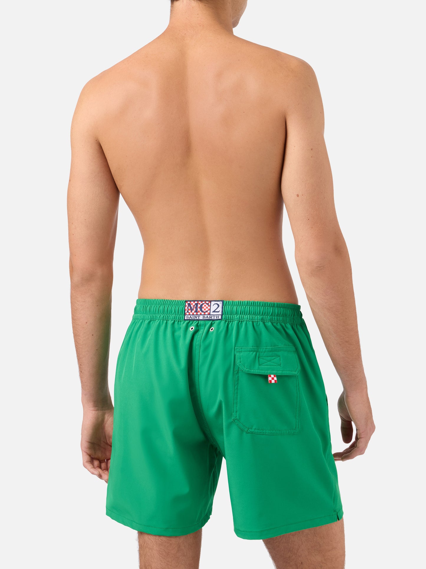 Bequeme Badeshorts in Grün mit „Faccio tutto a fin di bere“-Stickerei 