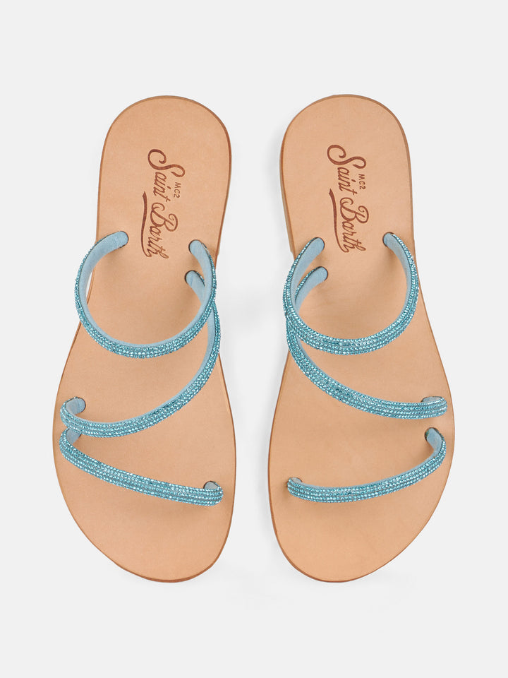 Flache Sandalen Cora mit türkisfarbenen Strasssteinen