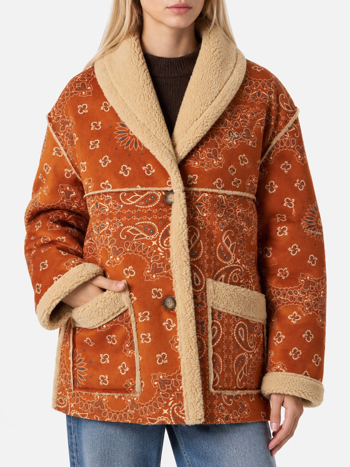 Chaqueta reversible de shearling Dorys con estampado bandana 