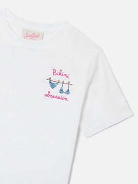 Camiseta Elly en algodón blanco con bordado Bikini Obsession y strass 