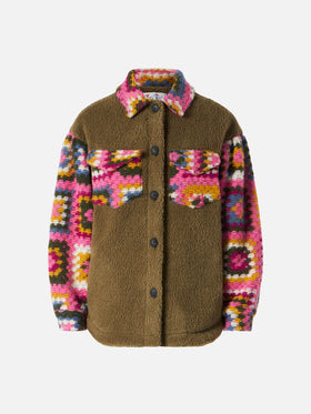 Khakigrünes Overshirt Elys mit Häkelärmeln