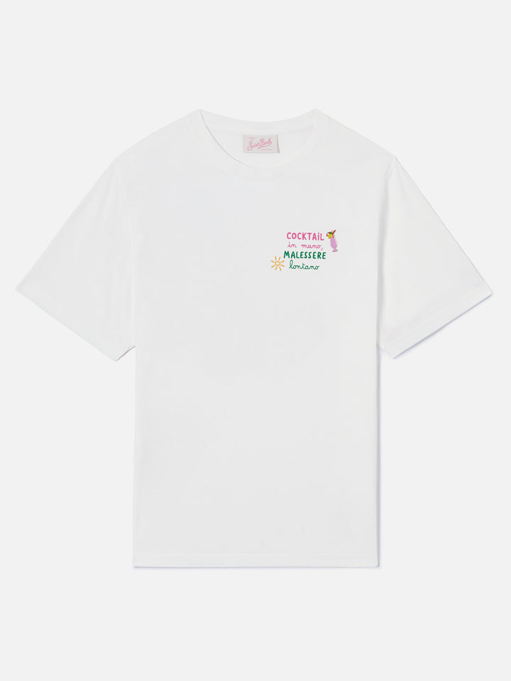 T-shirt Emilie bianca con ricamo charm Cocktail in mano, malessere lontano