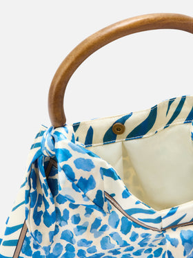 Bolso foulard de seda con asa de madera y estampado animal 