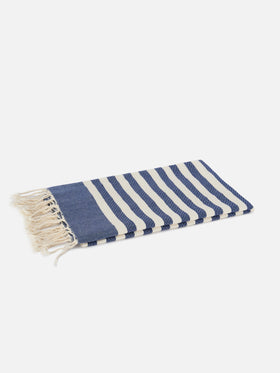 Toalla de playa fouta con rayas azules y blancas 