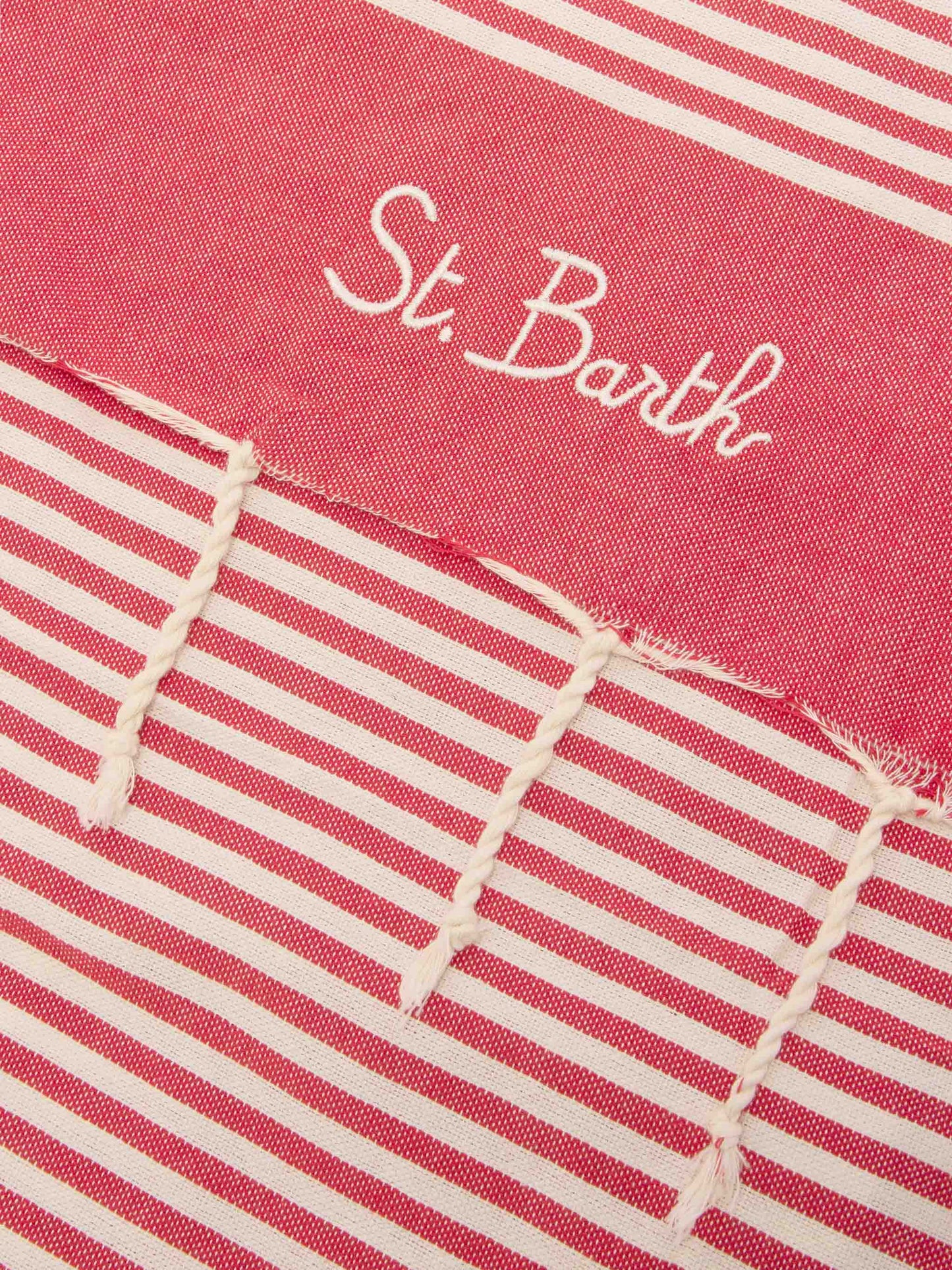 Serviette de plage fouta à fines rayures rouges et blanches 