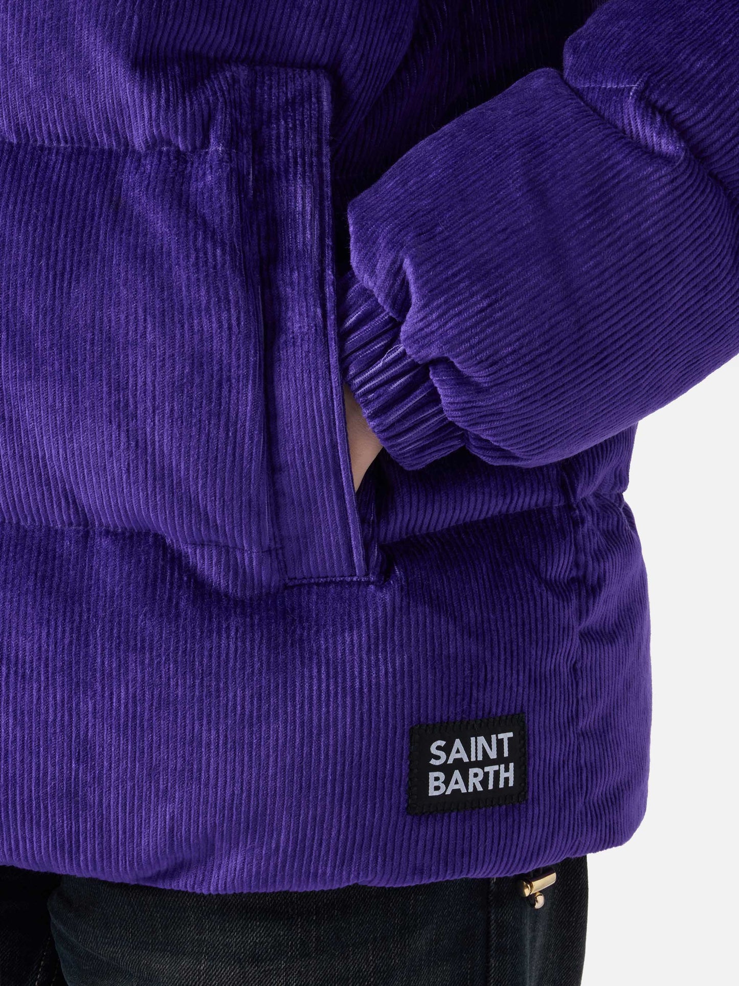 Piumino da donna imbottito in velluto a coste viola con cappuccio