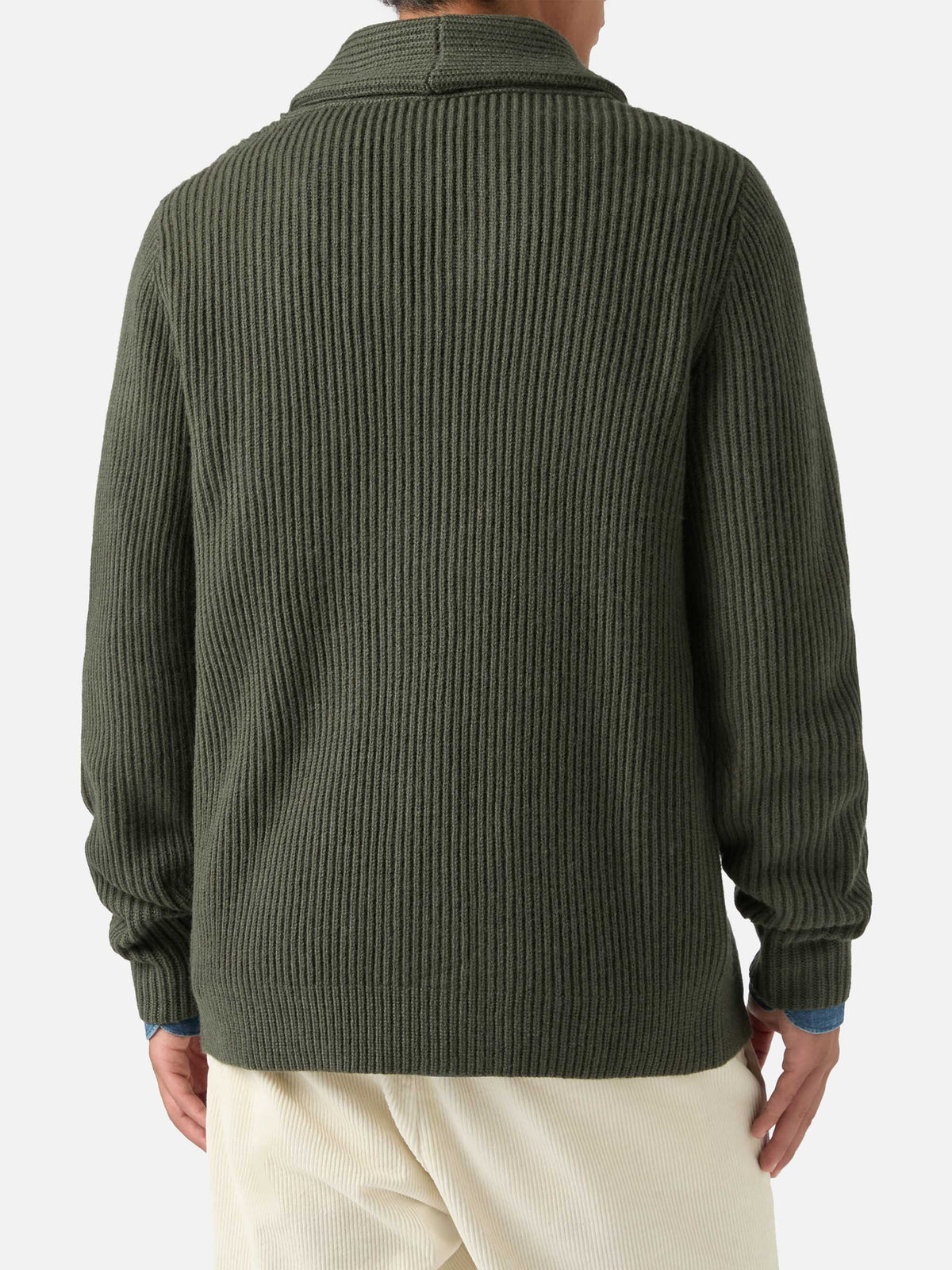 Cárdigan verde de lana Glasgow con cuello chal 
