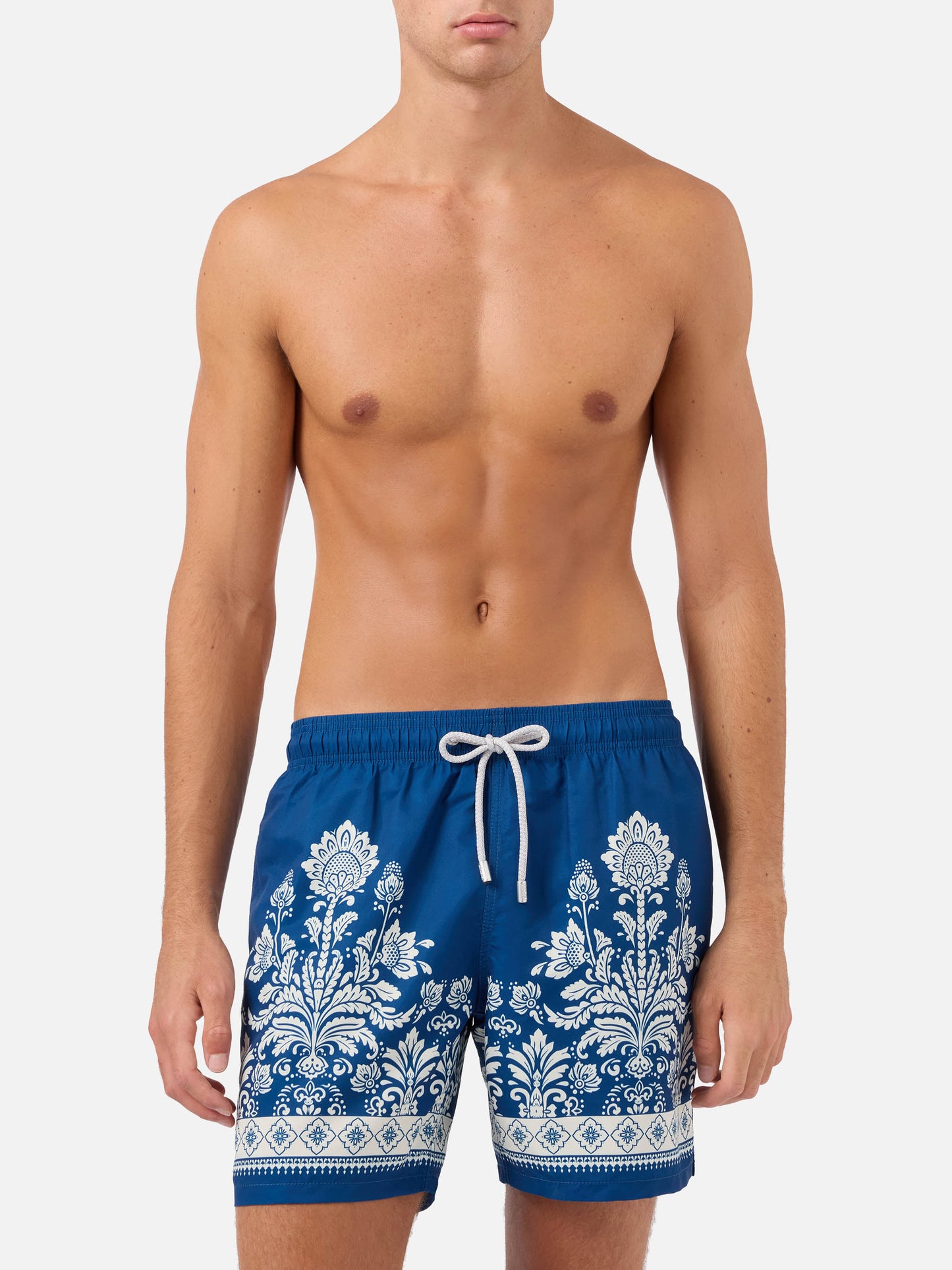 Bañador corto azul Gustavia con estampado floral ornamental 