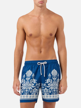 Bañador corto azul Gustavia con estampado floral ornamental 