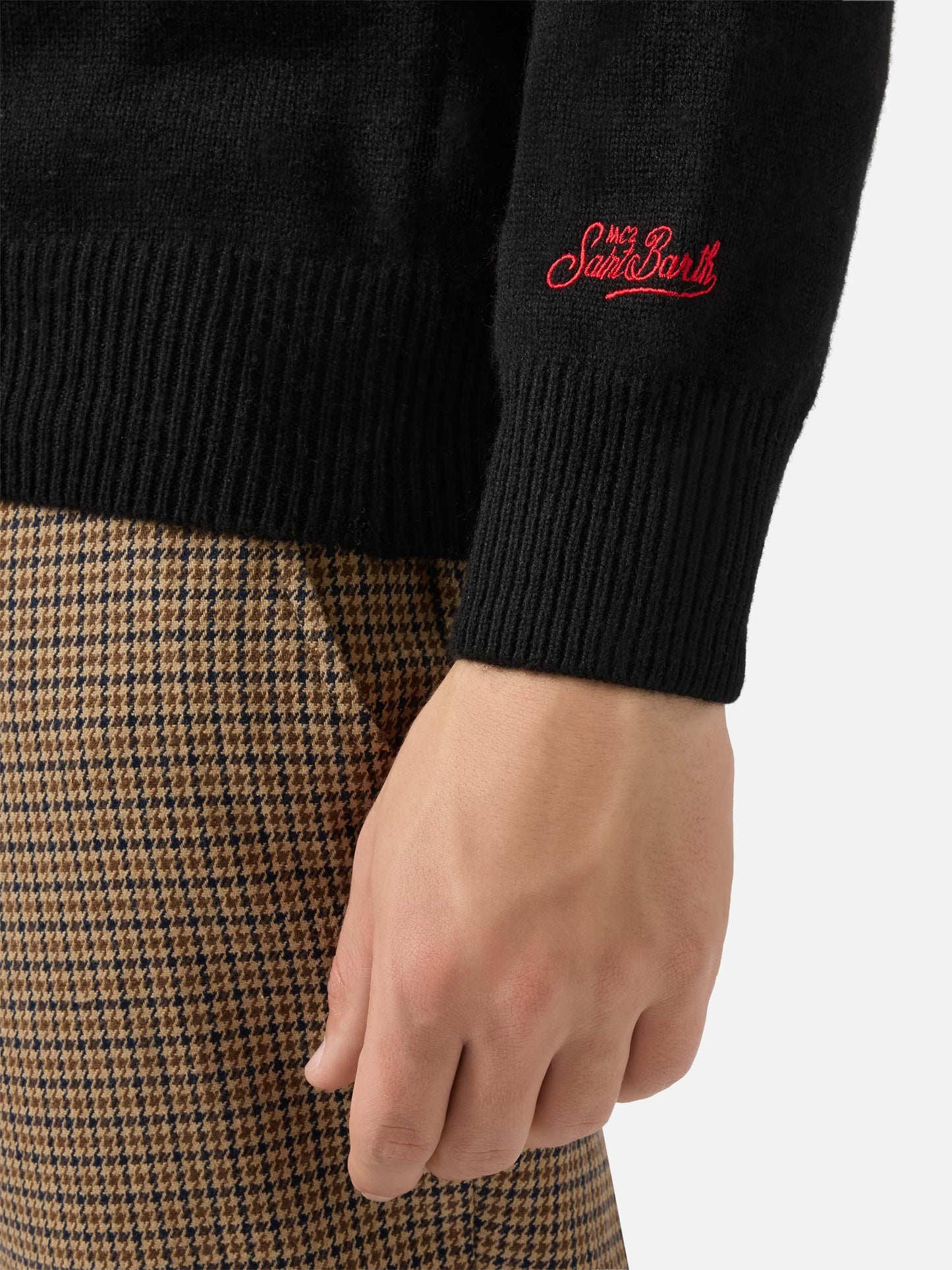 Schwarzer Heron-Pullover mit Après-Ski-Liebesstickerei