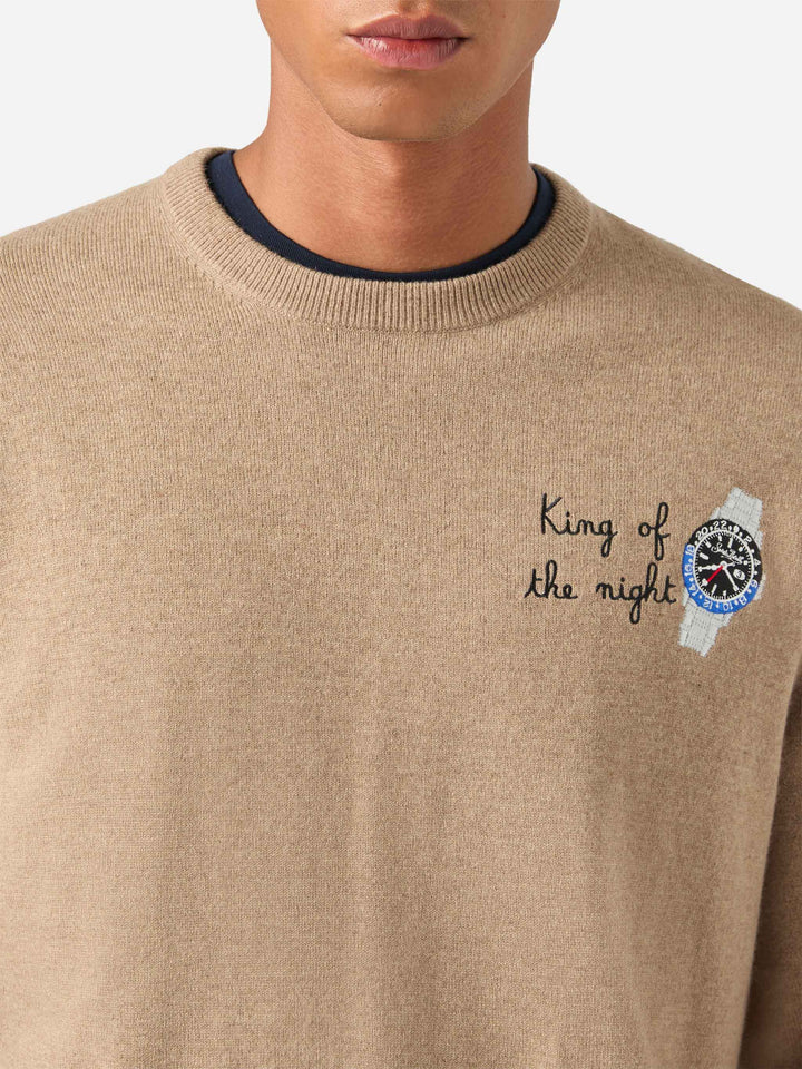 Pull col rond Beige Heron en mélange léger de laine et cachemire avec broderie King Of The Night 