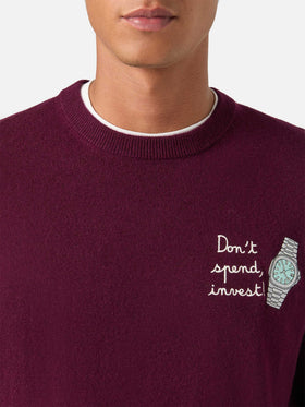 Burgundy Heron Rundhalspullover aus leichter Woll- und Kaschmirmischung mit Don't Spend, Invest-Stickerei 