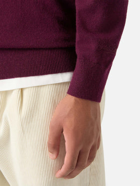 Burgundy Heron Rundhalspullover aus leichter Woll- und Kaschmirmischung mit Don't Spend, Invest-Stickerei 