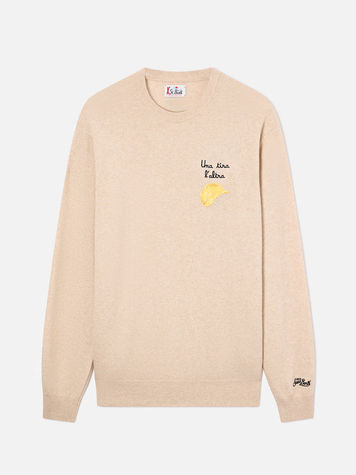 Beige Heron Rundhalspullover aus einer leichten Woll- und Kaschmirmischung mit Amica Chips-Stickerei | Special edition 