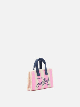 Llavero de tela a rayas con forma de mini bolso y logo bordado 
