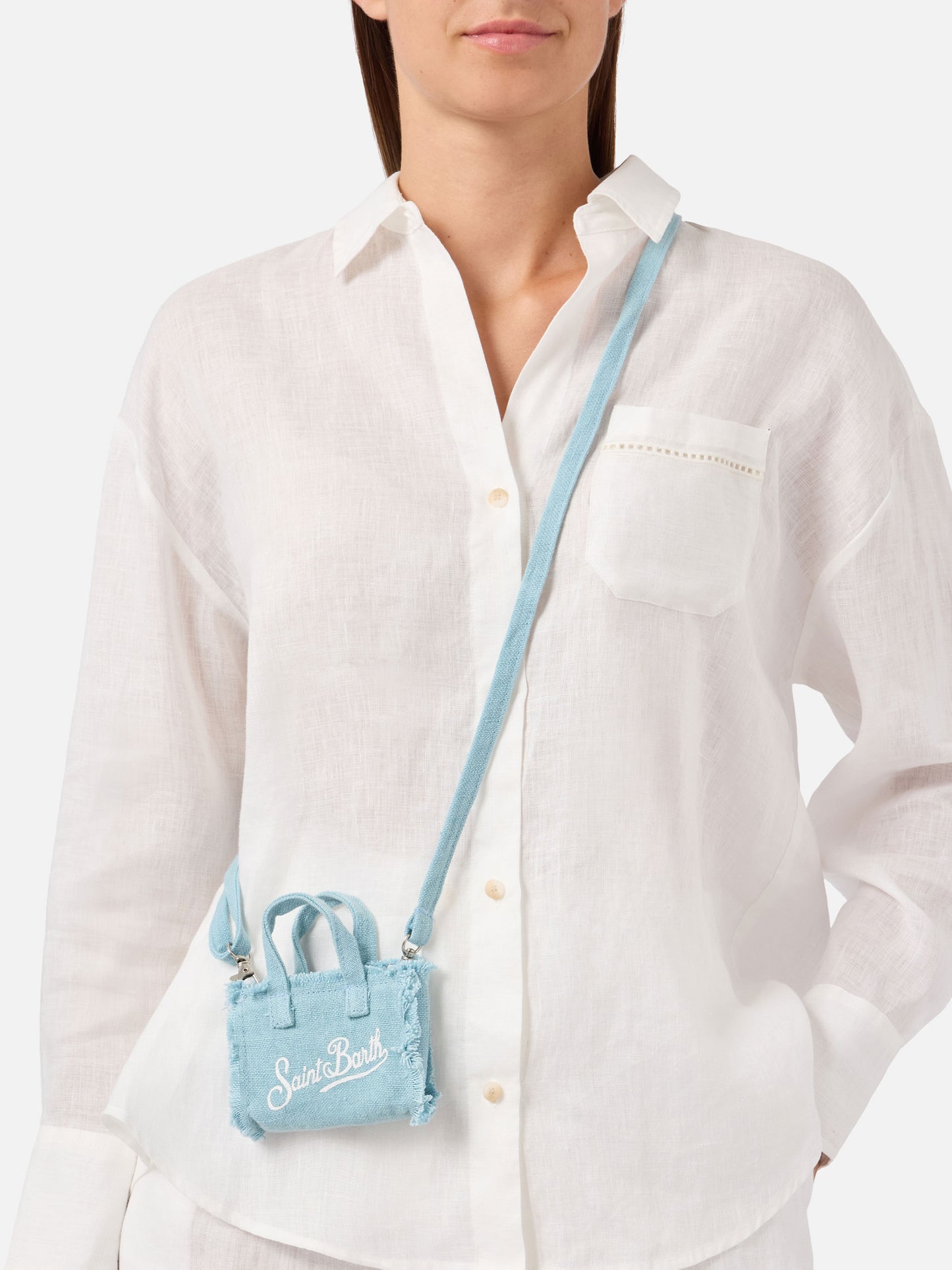 Hellblauer schlüsselanhänger in Form einer Mini-Tasche aus Leinen mit aufgedrucktem Logo 