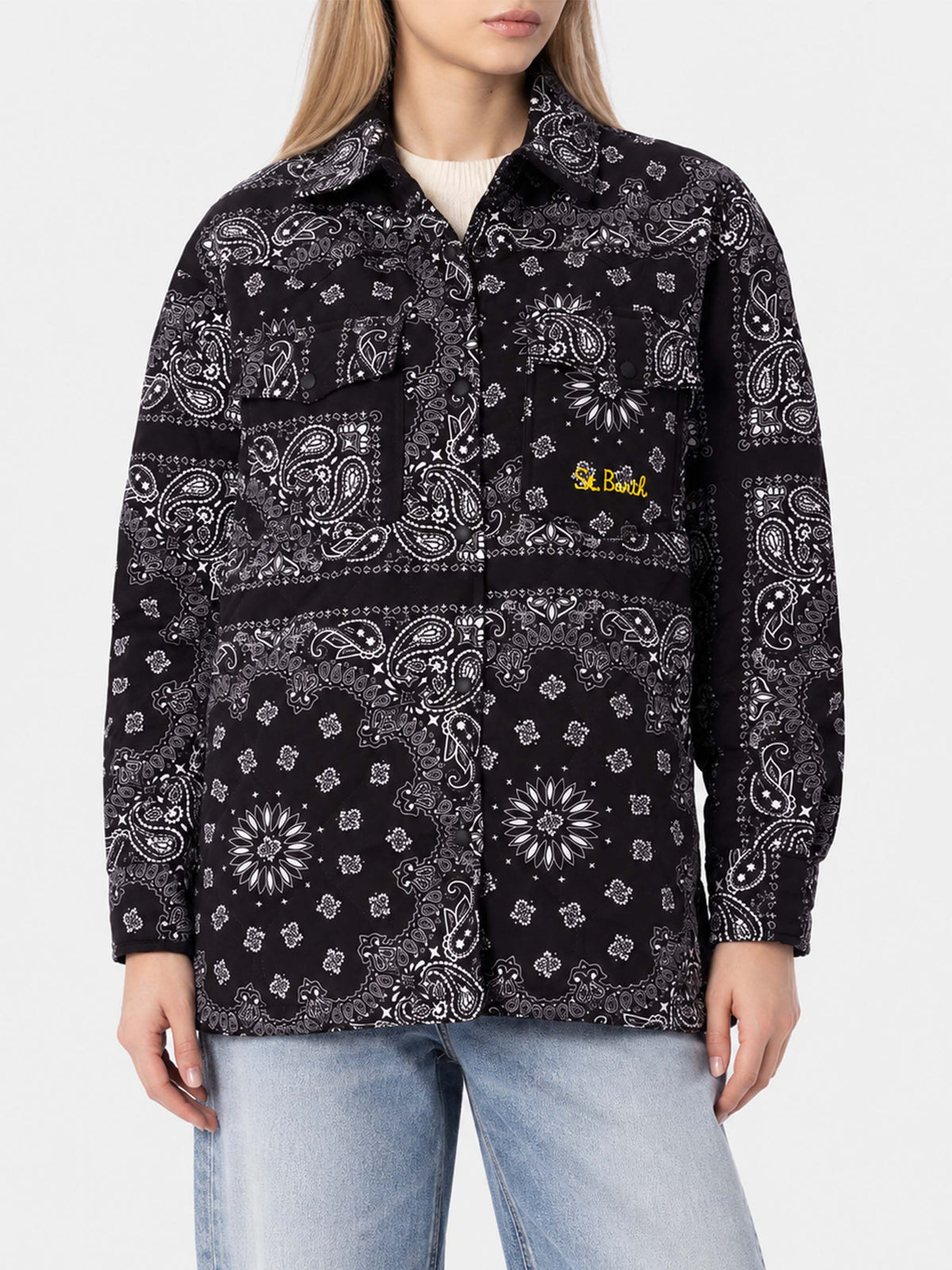 Kimmy wattierte Jacke mit schwarzem Bandana-Print 