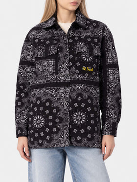 Kimmy wattierte Jacke mit schwarzem Bandana-Print 