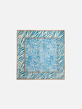 Pañuelo Kitana de seda pura con estampado animal azul 