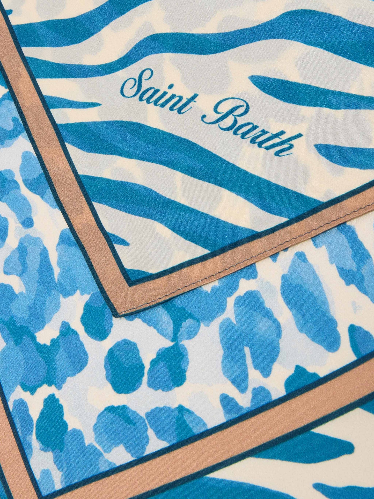 Pañuelo Kitana de seda pura con estampado animal azul 