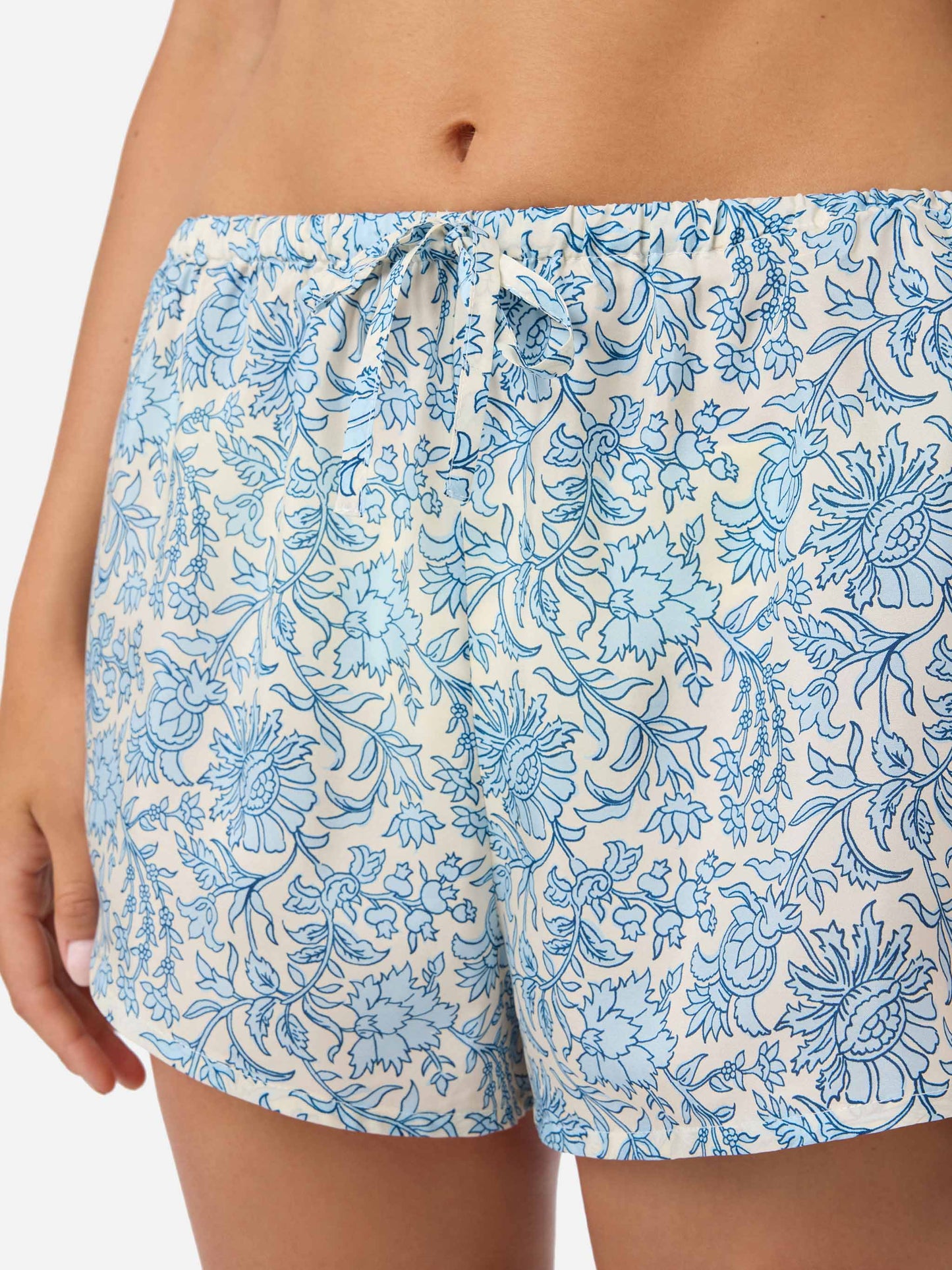 Short en soie Kammy à imprimé batik floral 