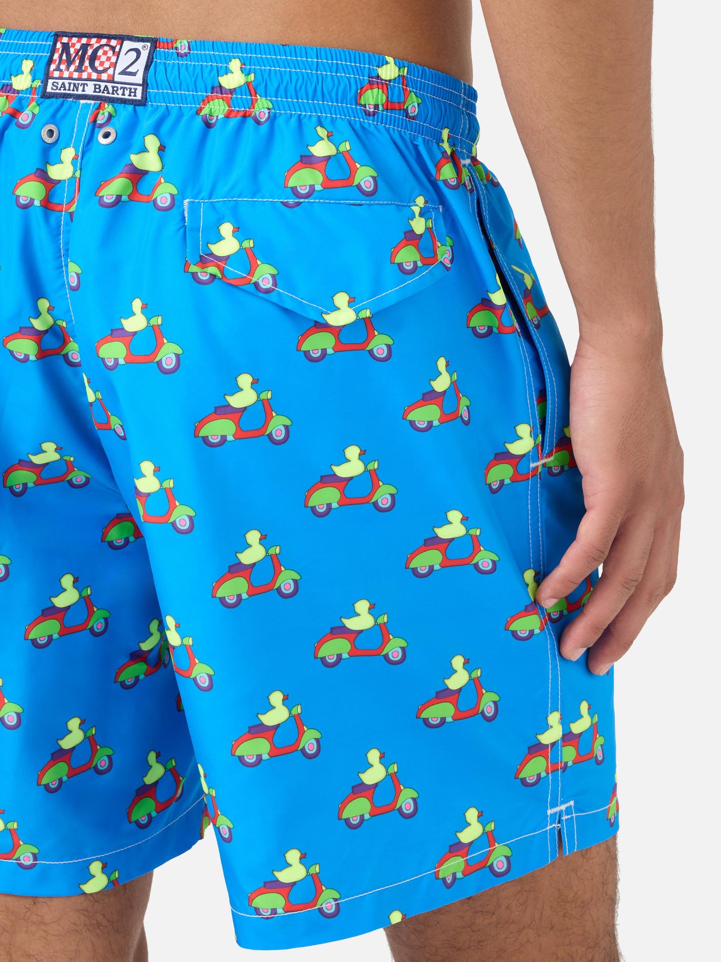 Short de bain bleu avec imprimé canards sur scooters | Special Edition 