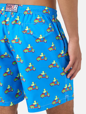 Short de bain bleu avec imprimé canards sur scooters | Special Edition 