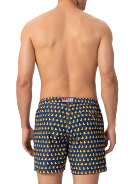 Herren-Badeshorts aus leichtem Stoff mit Entenmuster