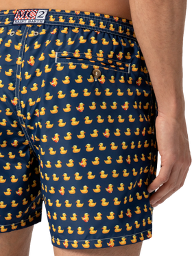 Herren-Badeshorts aus leichtem Stoff mit Entenmuster
