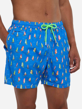 Costume da bagno da uomo in tessuto leggero con stampa windsurf